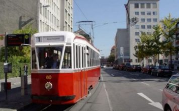 Baka koja je osvojila Beograd svojom elegancijom: Njen stil ostavlja bez daha! Baka koja je osvojila Beograd svojom elegancijom: Njen stil ostavlja bez daha! - featured image