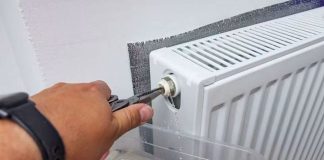 Radijator je i dalje hladan nakon odzračivanja? Jednostavan trik može riješiti problem brže nego što mislite! Radijator je i dalje hladan nakon odzračivanja? Jednostavan trik može riješiti problem brže nego što mislite! - featured image