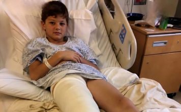 Otišla sam u bolnicu da se brinem o sinu koji je imao slomljenu nogu, ali medicinska sestra mi je krišom gurnula komadić papira u ruku i šapnula: „Laže. Provjerite kameru iz sobe u 3 ujutro.“ 😰😨 Otišla sam u bolnicu da se brinem o sinu koji je imao slomljenu nogu, ali medicinska sestra mi je krišom gurnula komadić papira u ruku i šapnula: „Laže. Provjerite kameru iz sobe u 3 ujutro.“ 😰😨 - featured image