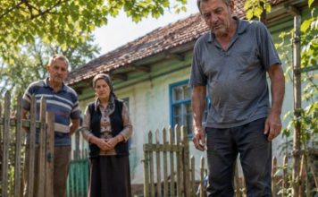 Tri dana zaredom jedna je vrana dolazila u isto dvorište i neprestano graktala pokraj starog poklopca kanalizacijskog šahta. Kad su ljudi napokon shvatili što im pokušava reći, ostali su bez riječi…