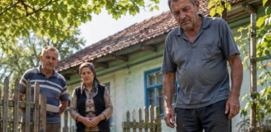 Tri dana zaredom jedna je vrana dolazila u isto dvorište i neprestano graktala pokraj starog poklopca kanalizacijskog šahta. Kad su ljudi napokon shvatili što im pokušava reći, ostali su bez riječi…
