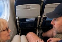Muškarac je satima zauzimao deo mog sedišta u avionu! Kada sam ga zamolila da se pomeri, nasmejao se: „Tako ste sitni! Zašto vam treba toliko prostora?“ Ali kada se vratio iz toaleta, ukočio se od šoka i besno povikao: „ŠTA STE TO URADILI?!“ Muškarac je satima zauzimao deo mog sedišta u avionu! Kada sam ga zamolila da se pomeri, nasmejao se: „Tako ste sitni! Zašto vam treba toliko prostora?“ Ali kada se vratio iz toaleta, ukočio se od šoka i besno povikao: „ŠTA STE TO URADILI?!“ - featured image
