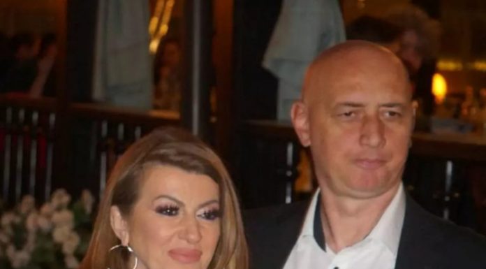 Puče tikva, razvod! Mislila je da ima sretan brak i vijernog muža dok nije pogledala u njegov telefon: Poziv koji je usred noći dobio Taške, Viki je potpuno zbunio