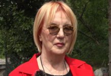 Pričalo se da je zabranila sinu da joj dođe na sahranu, a on sad otkrio šta je stajalo iza toga: Ovo je bio njihov dogovor pred smrt