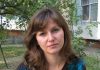 😱💔 S 63 godine vlastita me kći izbacila na ulicu. Dok sam sjedila i plakala na autobusnoj stanici, prestravljeni dječačić dotrčao je do mene, zagrlio me i povikao: „Mama, molim te, spasi me!” No ono što je policija otkrila samo nekoliko sati kasnije razotkrilo je zastrašujuću obiteljsku tajnu skrivenu punih 35 godina…