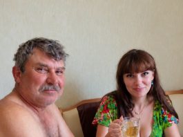Moj 74-godišnji otac pozvao me na večeru i ponudio mi piće. Prihvatila sam, ali sljedeće sam se jutra probudila osjećajući se užasno loše i otišla u bolnicu. Kad je liječnik vidio rezultate mojih krvnih pretraga, izraz mu se naglo promijenio. Moj 74-godišnji otac pozvao me na večeru i ponudio mi piće. Prihvatila sam, ali sljedeće sam se jutra probudila osjećajući se užasno loše i otišla u bolnicu. Kad je liječnik vidio rezultate mojih krvnih pretraga, izraz mu se naglo promijenio. - featured image