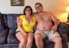 Sa 64 godine udala sam se za muškarca od 31 godine. Šest mjeseci kasnije primijetila sam da svake večeri potajno dodaje nešto u moje piće i inzistira da ga popijem do posljednje kapi. Jedne večeri odbila sam ga popiti i odnijela uzorak u laboratorij. Kad je liječnik vidio rezultate, problijedio je, odmah zatvorio vrata i upitao me: „GOSPOĐO, ZNA LI VAŠ SUPRUG DA STE OVDJE?“… Sa 64 godine udala sam se za muškarca od 31 godine. Šest mjeseci kasnije primijetila sam da svake večeri potajno dodaje nešto u moje piće i inzistira da ga popijem do posljednje kapi. Jedne večeri odbila sam ga popiti i odnijela uzorak u laboratorij. Kad je liječnik vidio rezultate, problijedio je, odmah zatvorio vrata i upitao me: „GOSPOĐO, ZNA LI VAŠ SUPRUG DA STE OVDJE?“… - featured image
