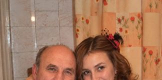 😱💔 Napustio sam suprugu nakon 27 godina braka zbog 28-godišnje žene… Ali kada sam se vratio puzeći i moleći za oprost, supruga je otvorila vrata i otkrila mi tajnu koja mi je zauvijek uništila svijet. 😱💔 Napustio sam suprugu nakon 27 godina braka zbog 28-godišnje žene… Ali kada sam se vratio puzeći i moleći za oprost, supruga je otvorila vrata i otkrila mi tajnu koja mi je zauvijek uništila svijet. - featured image