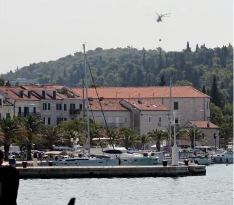 JEZIV SNIMAK SA JADRANSKE MAGISTRALE KRUŽI MREŽAMA: Ljudi ne vjeruju šta je djevojka uradila, pitaju se gdje je policija - featured image