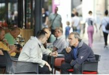 Evo kolika je penzija sa 15, a kolika sa 40 godina radnog staža? Evo kolika je penzija sa 15, a kolika sa 40 godina radnog staža? - featured image